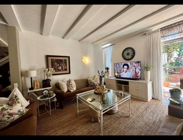 2 BEDROOM TOWNHOUSE FOR SALE IN LINMEYER